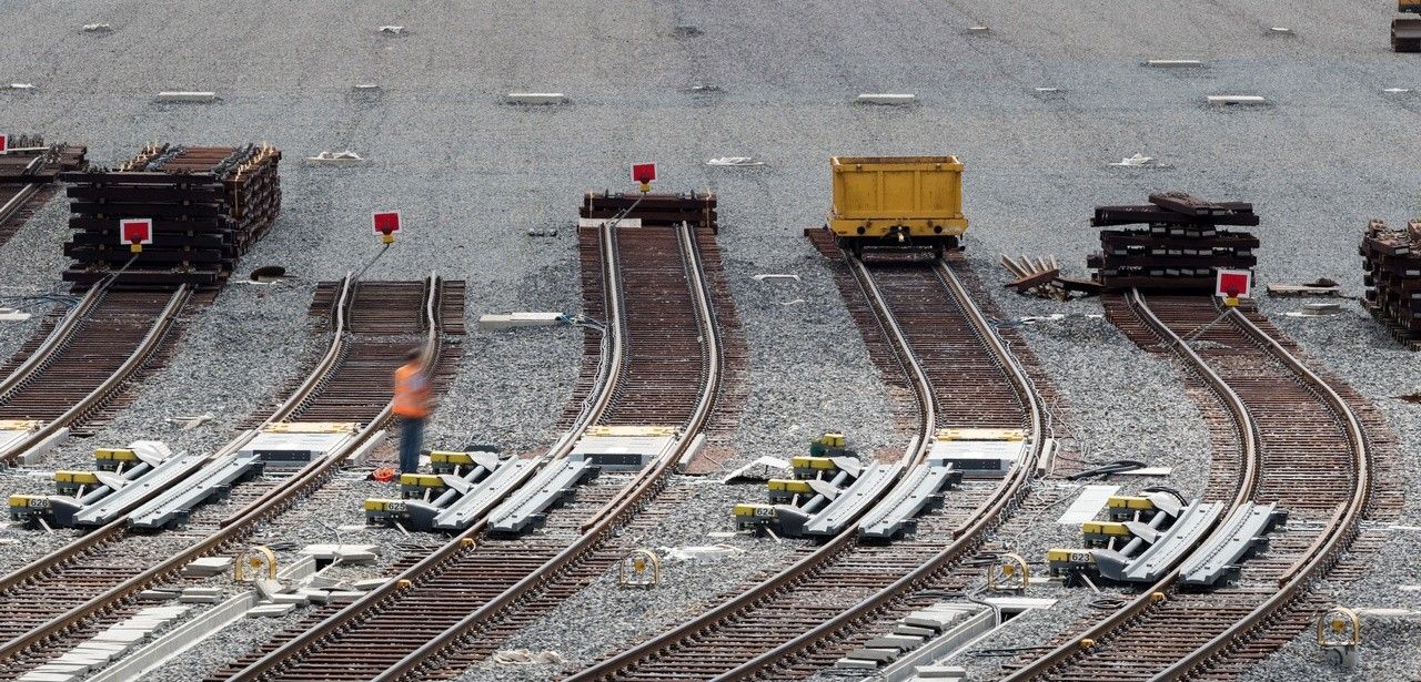 Finanzierung des Schienennetzausbaus gefährdet: Abbau umweltschädlicher Subventionen dringend (Foto: AdobeStock - neuhold.photography 238594211)