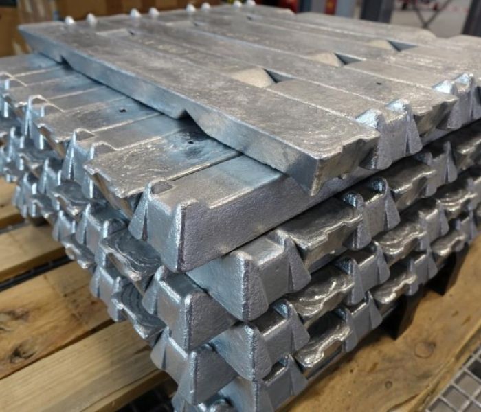 Für die Erstbefüllung des Zinkbades: über 200 Tonnen Zink (Foto: Firmengruppe Karger)