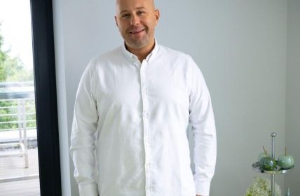 Erfahrener Intralogistik-Experte Szymon Kwaskiewicz stärkt EPG-Vertrieb strategisch in Osteuropa EPG intensiviert Osteuropageschäft mit Kwaskiewicz und modularer ONE (Foto: Ehrhardt Partner Group (EPG))