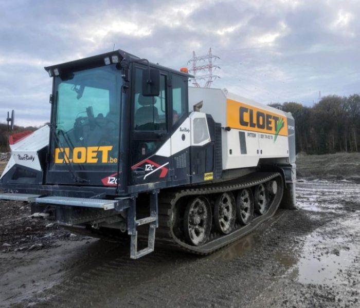 PowerBully 12C con spargitore di calce (Foto: Cloet BV. Kässbohrer Geländefahrzeug AG)